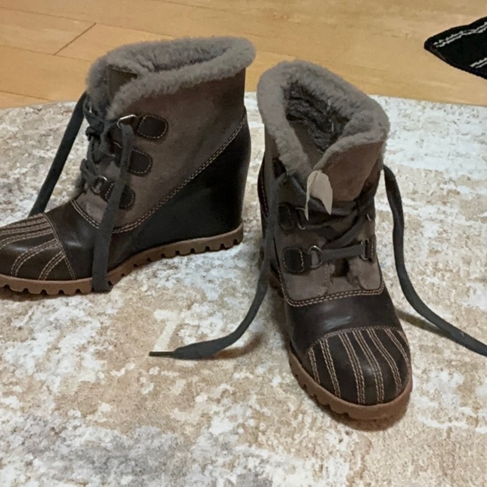 Ugg Alasdair Waterproof leather Wedge